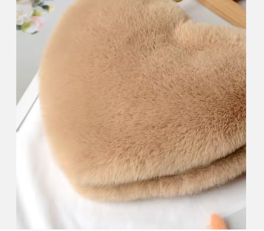 BESTELLA Brand Wholesale High Quantity Solid Color Custom logo Faux Fur Thick Warm Winter Heart Shaped Shoulder Bag for Daily